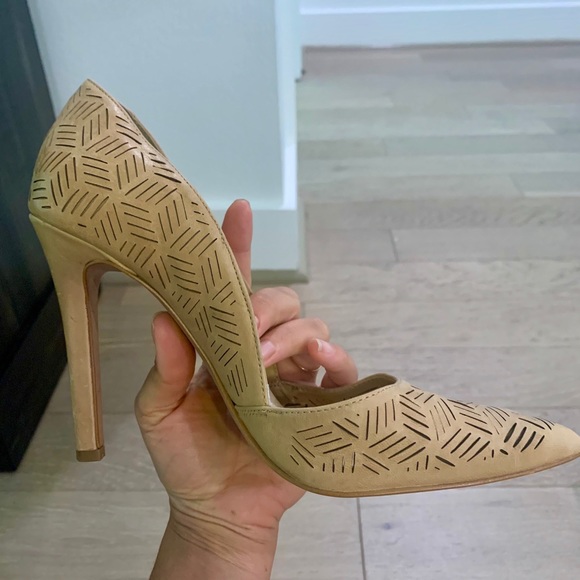 *WORN ONCE* Jessica Simpson Geometric Beige Heel - Picture 4 of 8